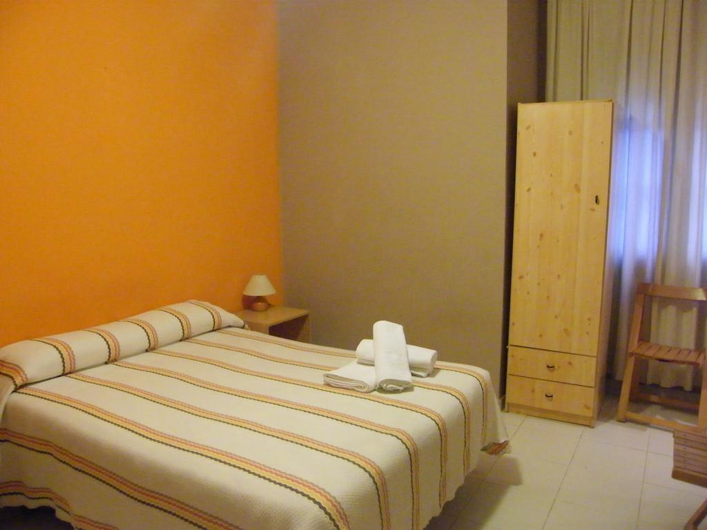 Pension Corona Zaragoza Exterior photo
